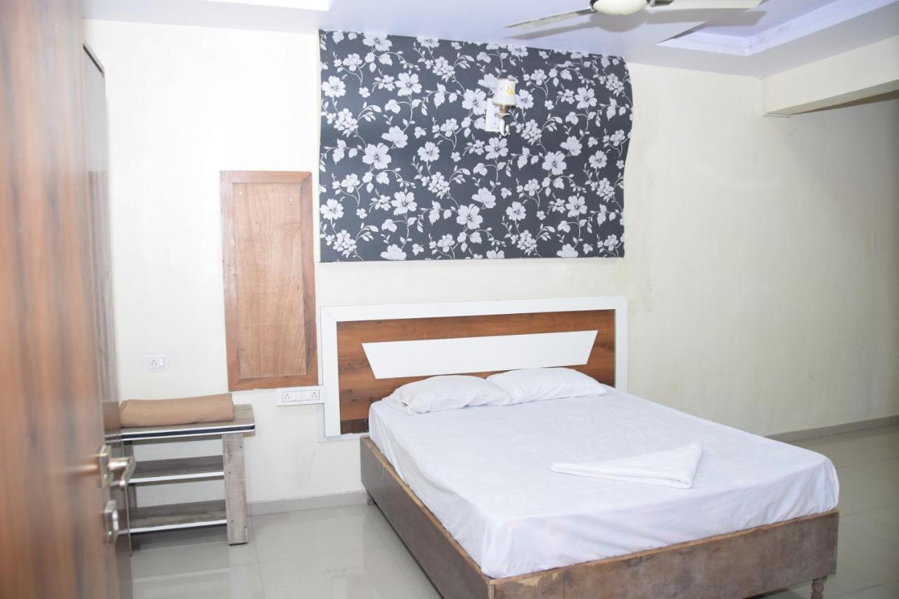 Hotel Riviera Residency Thane Ngoại thất bức ảnh