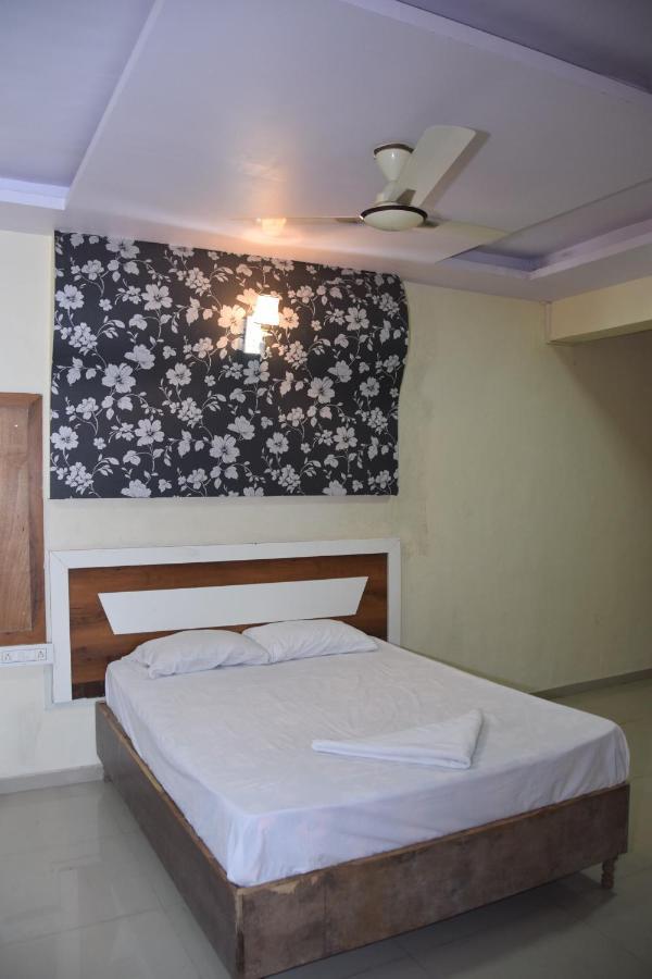 Hotel Riviera Residency Thane Ngoại thất bức ảnh