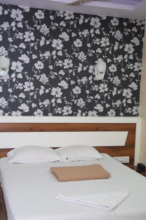 Hotel Riviera Residency Thane Ngoại thất bức ảnh
